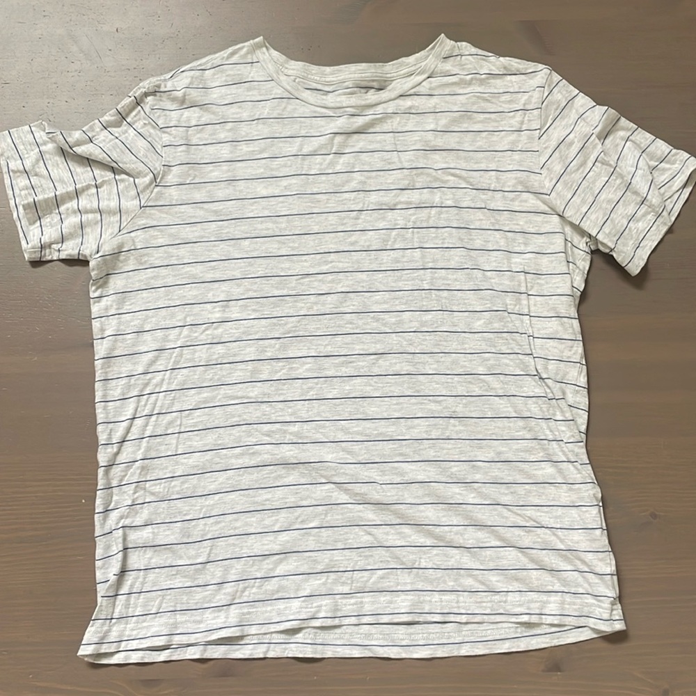 H&M t shirt size Large